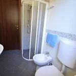 Raffaella Βίλα *